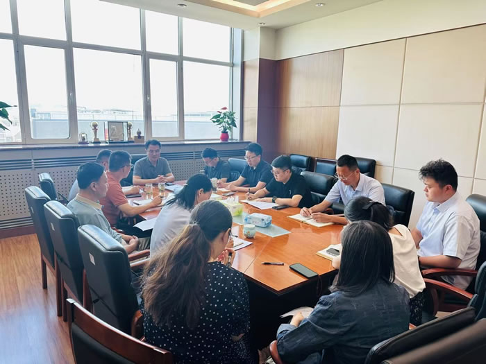 輕工供銷公司召開經營活動分析研討會
